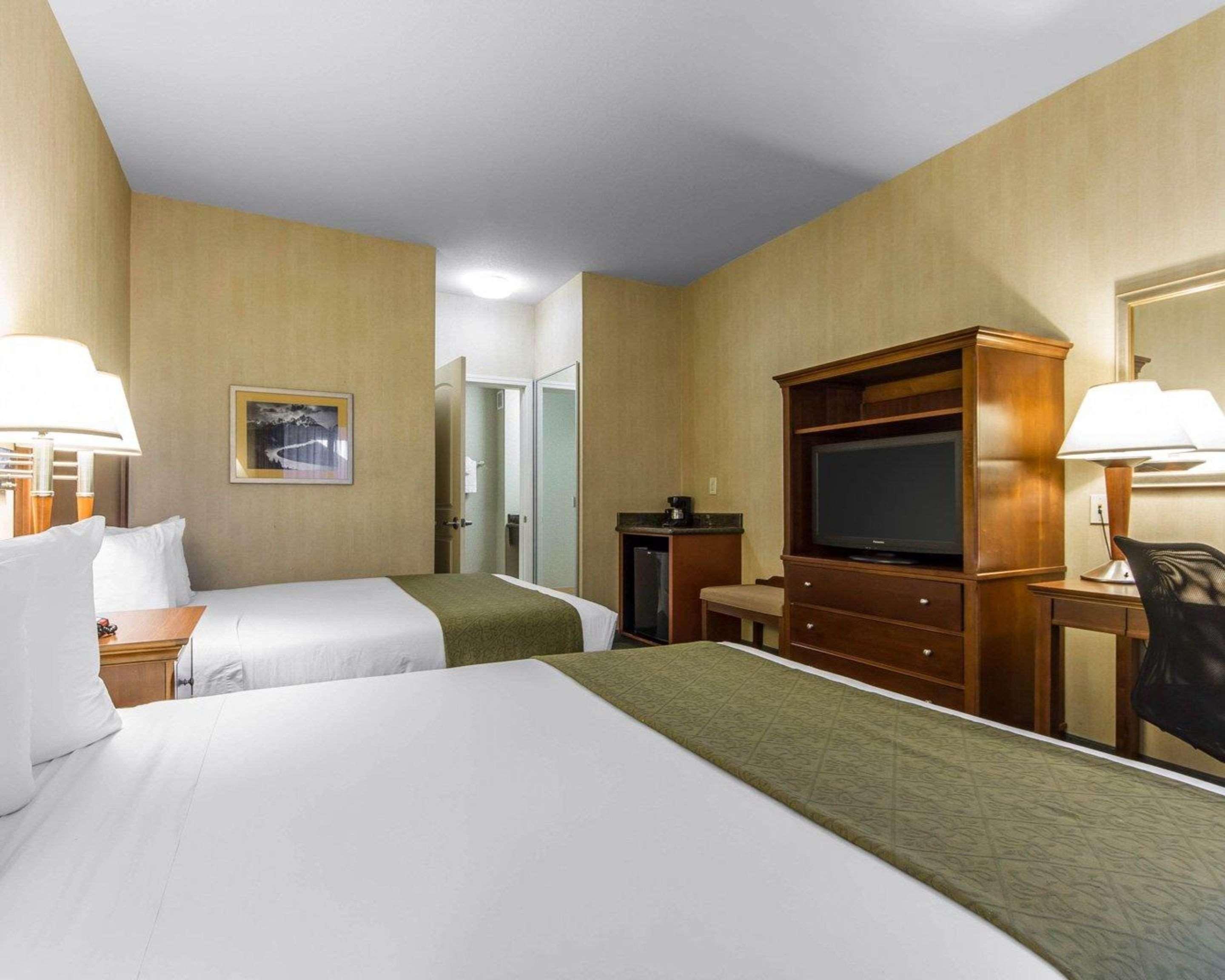 Hotel Quality & Wine Country 3*