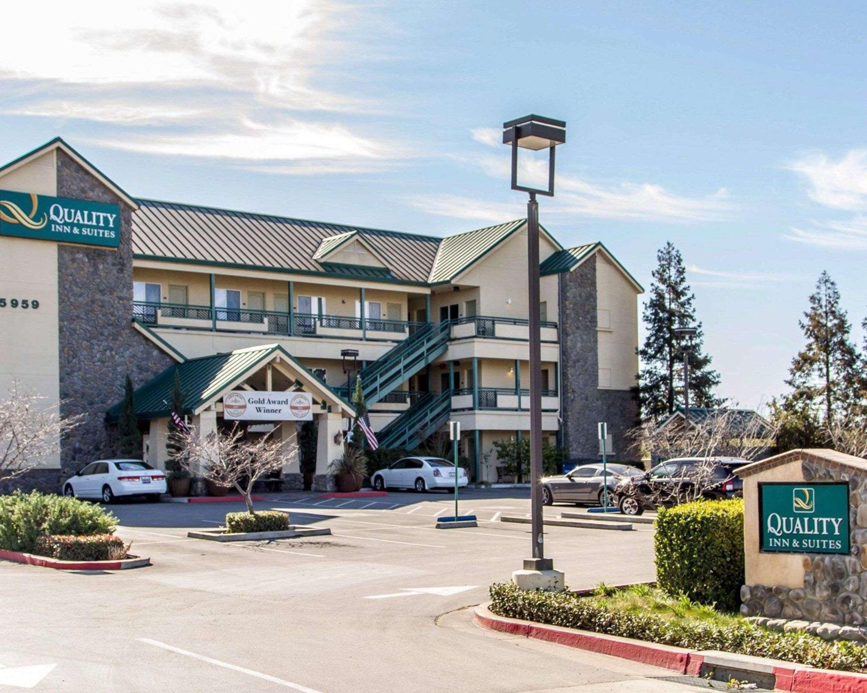 Hotel Quality & Wine Country 3*
