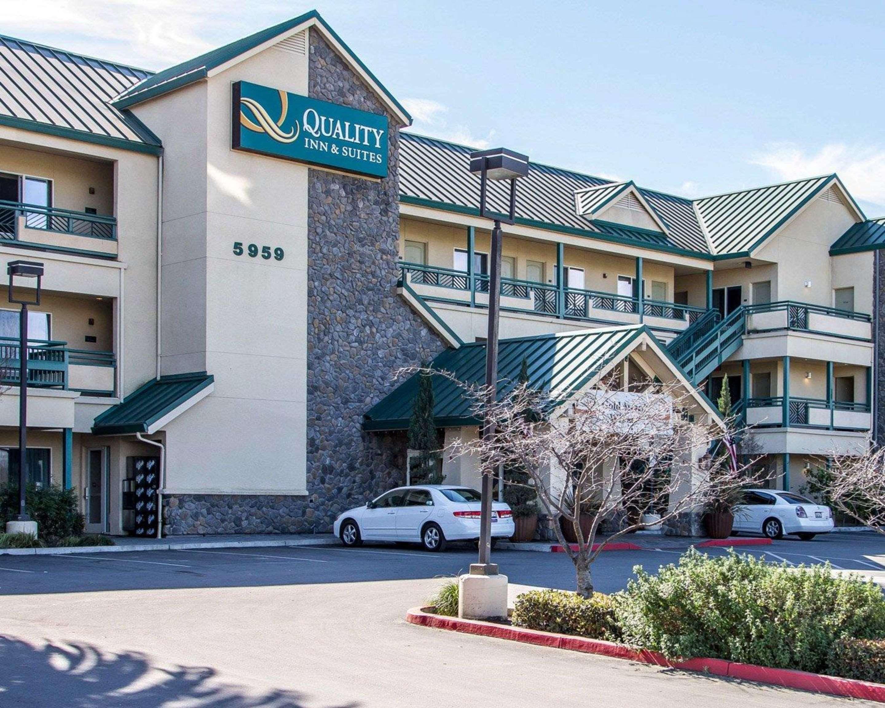Hotel Quality & Wine Country