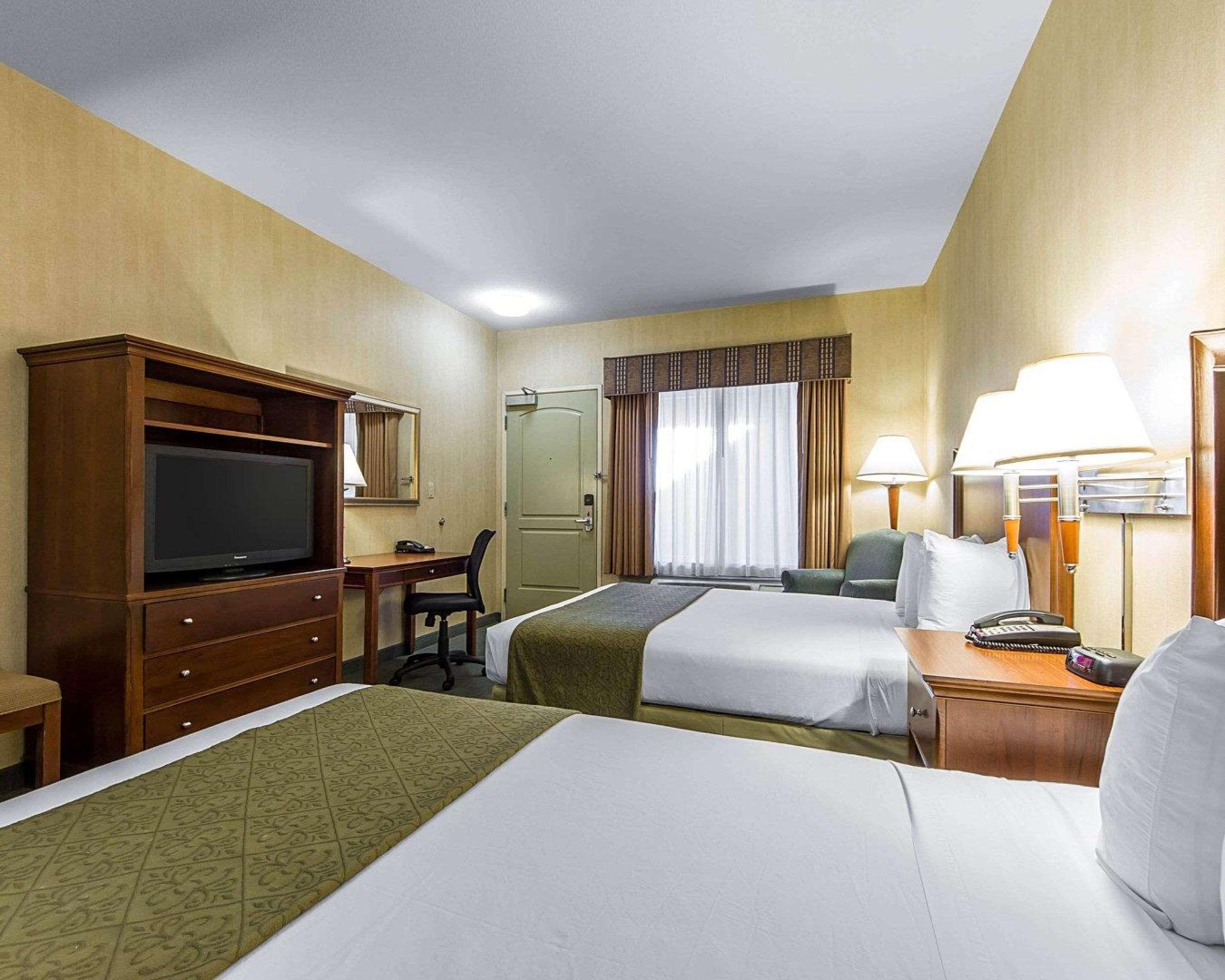 Hotel Quality & Wine Country 3*