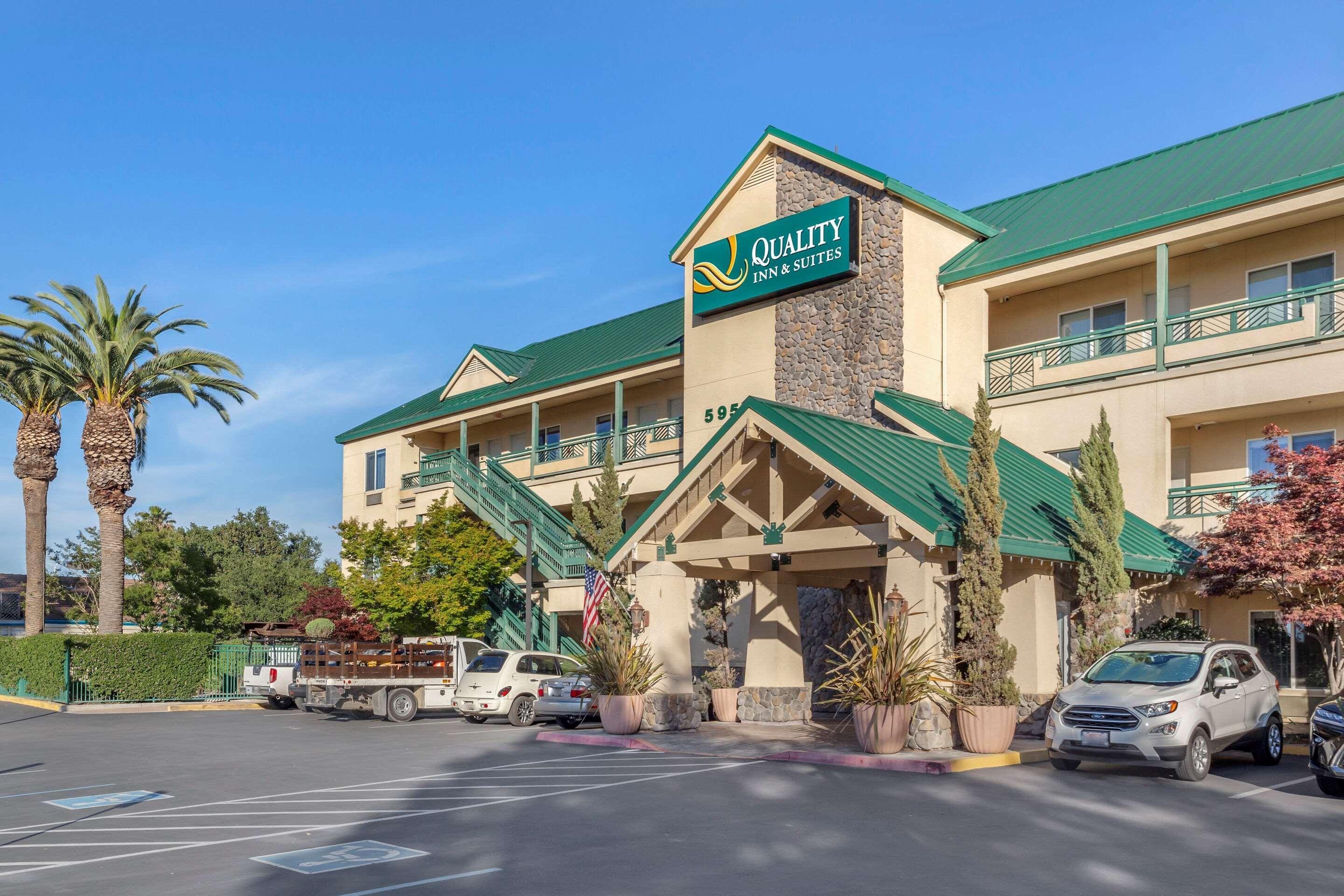 Quality & Wine Country Hotel 3*