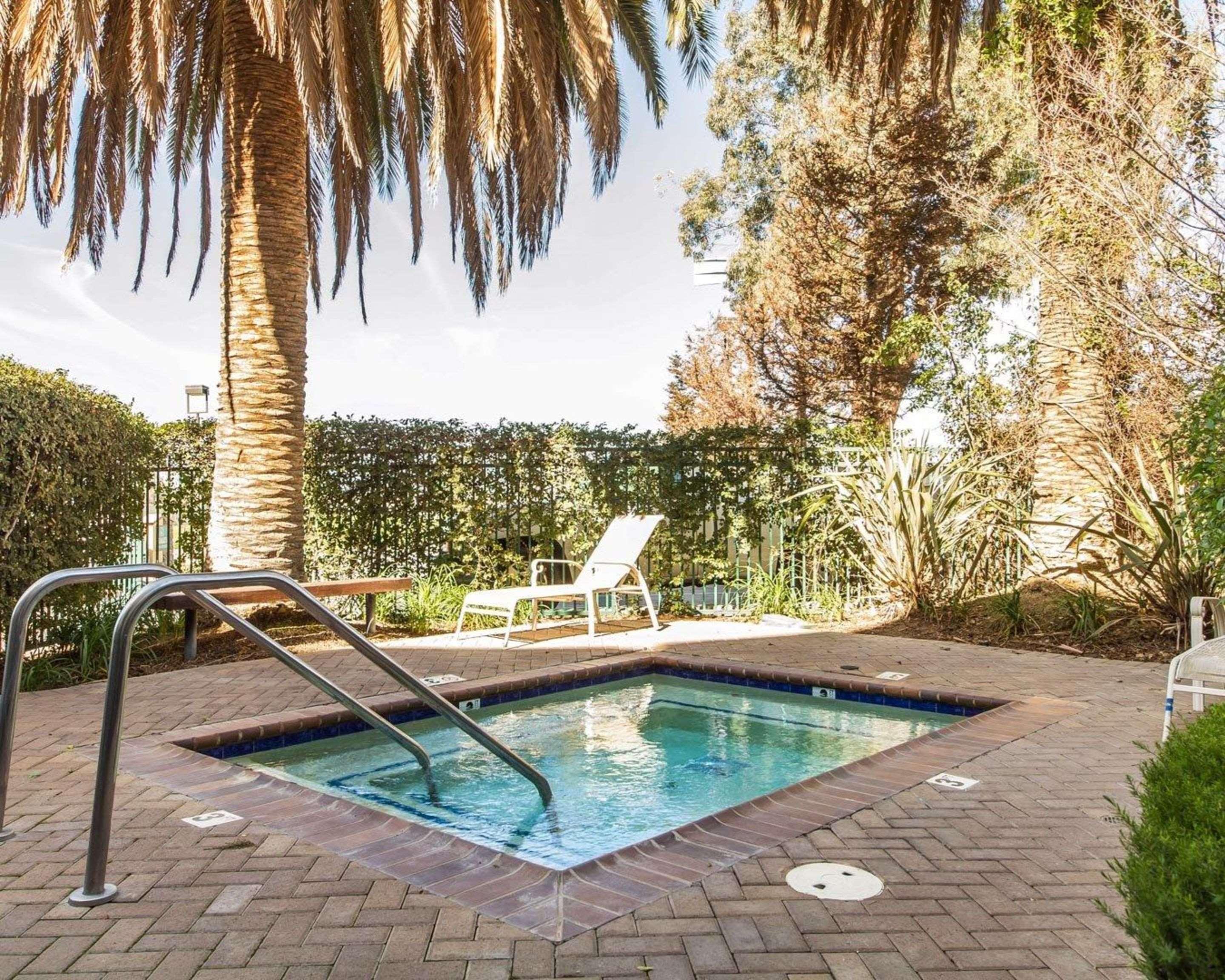 Hotel Quality & Wine Country