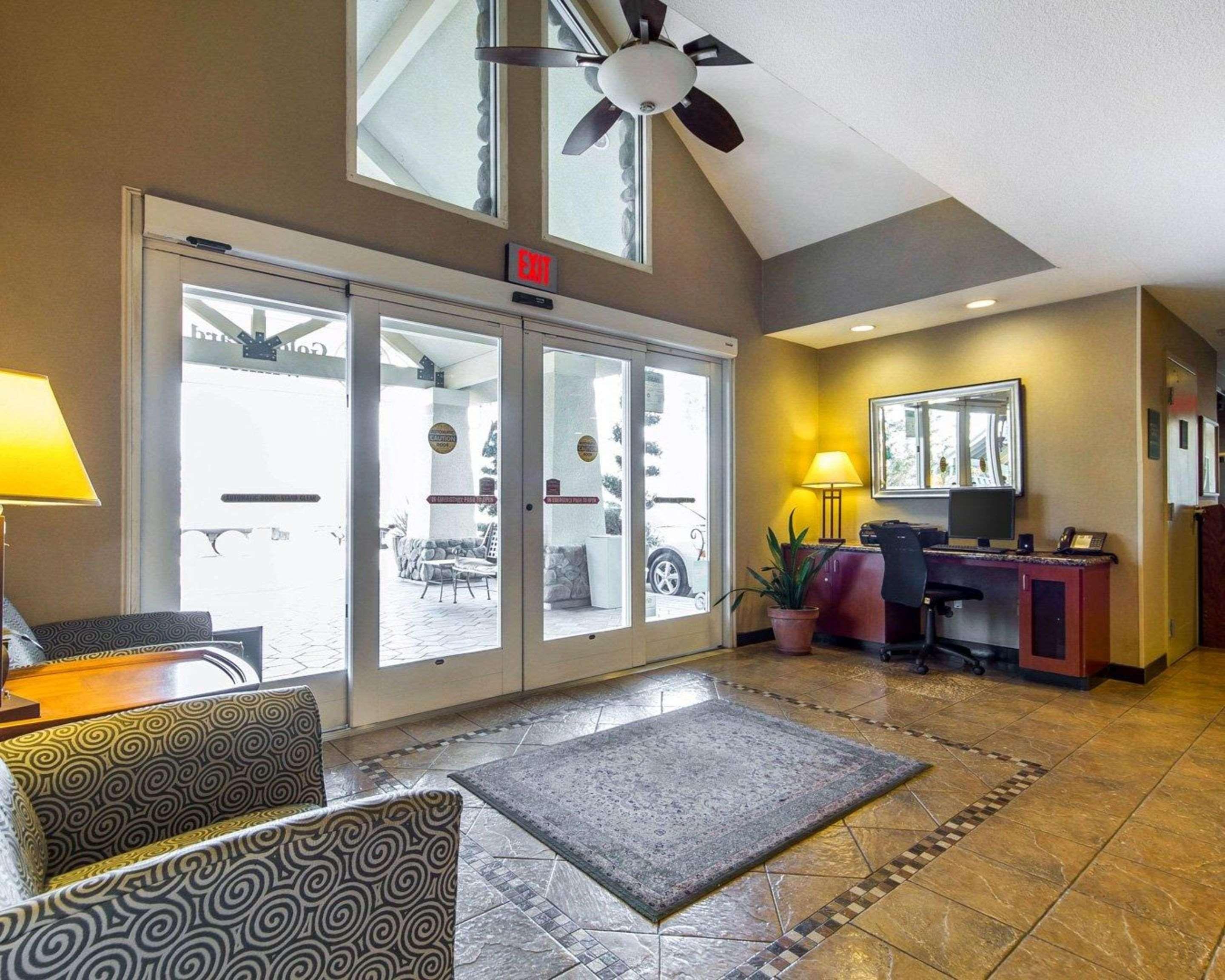 Hotel Quality & Wine Country 3*