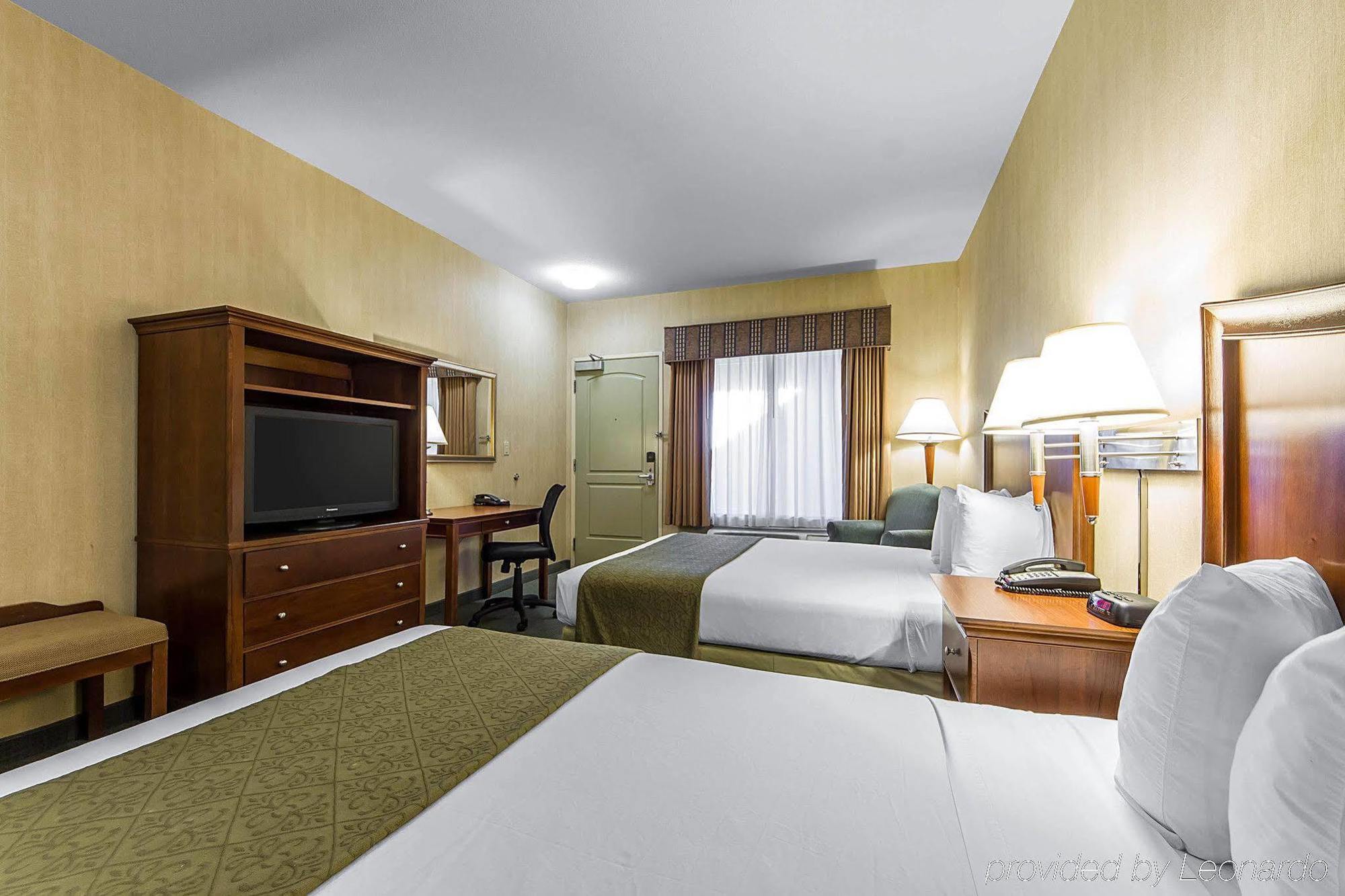 Quality & Wine Country Hotel